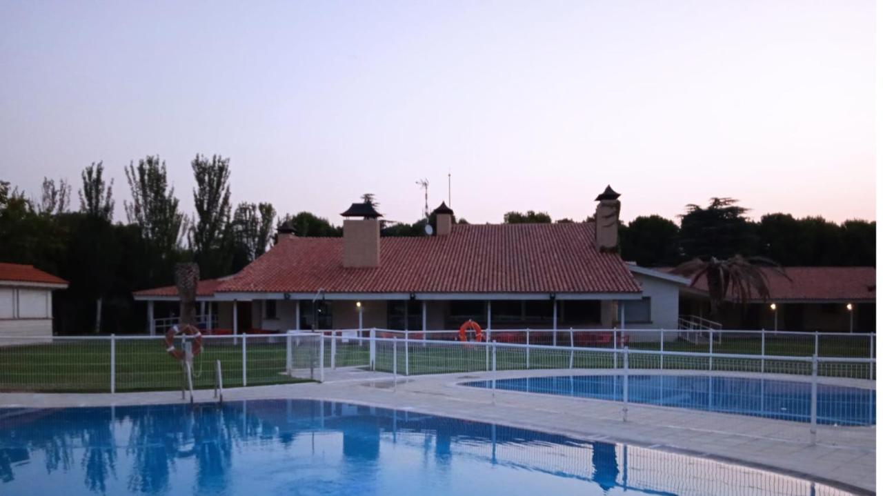 Bungalows Zaragoza Camping Buitenkant foto